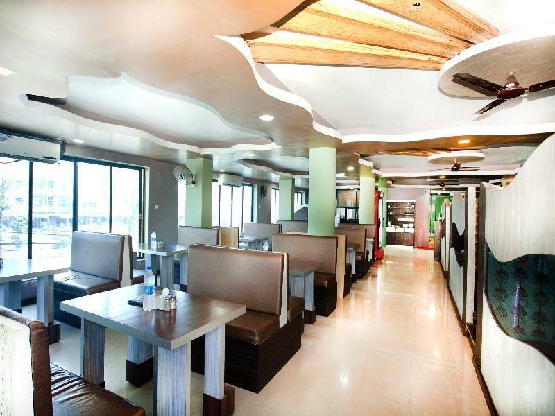 Oyo 343 Pop Life Hotel Banke Exterior photo